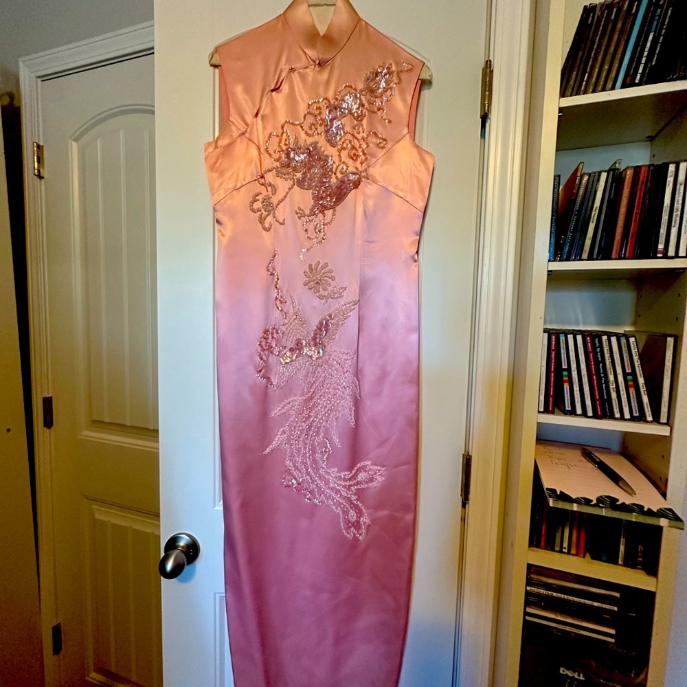 Vintage traditional Chinese dress in pink satin With beading and sequins.